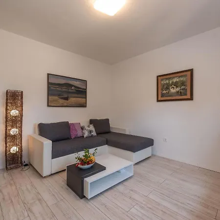 Ferienhaus Milka By Interhome Pridraga