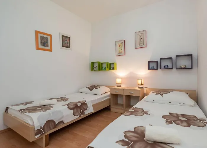 בית נופש Milka By Interhome Pridraga